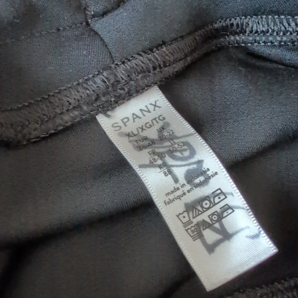 SPANX Charcoal Gray Turtleneck Pullover - Picture 7 of 7